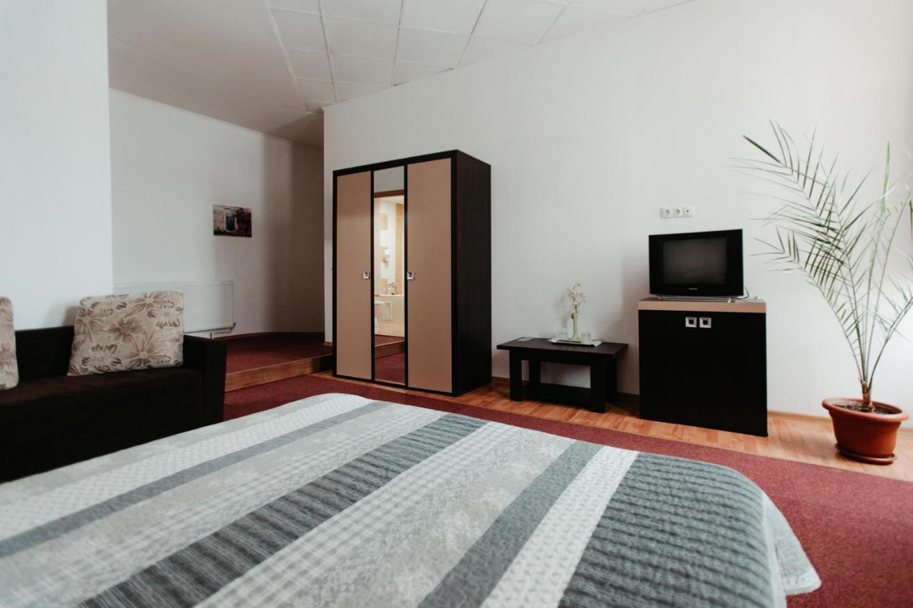 Casa Preturii Tirgu Lapus Exterior photo