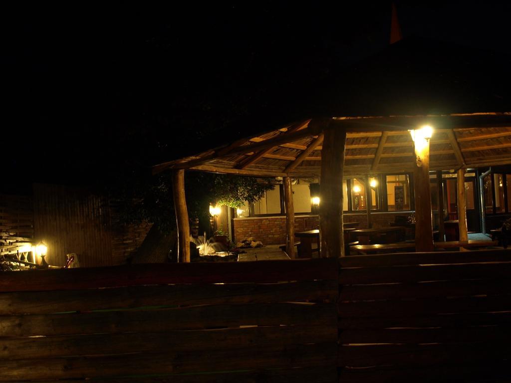 Casa Preturii Tirgu Lapus Exterior photo